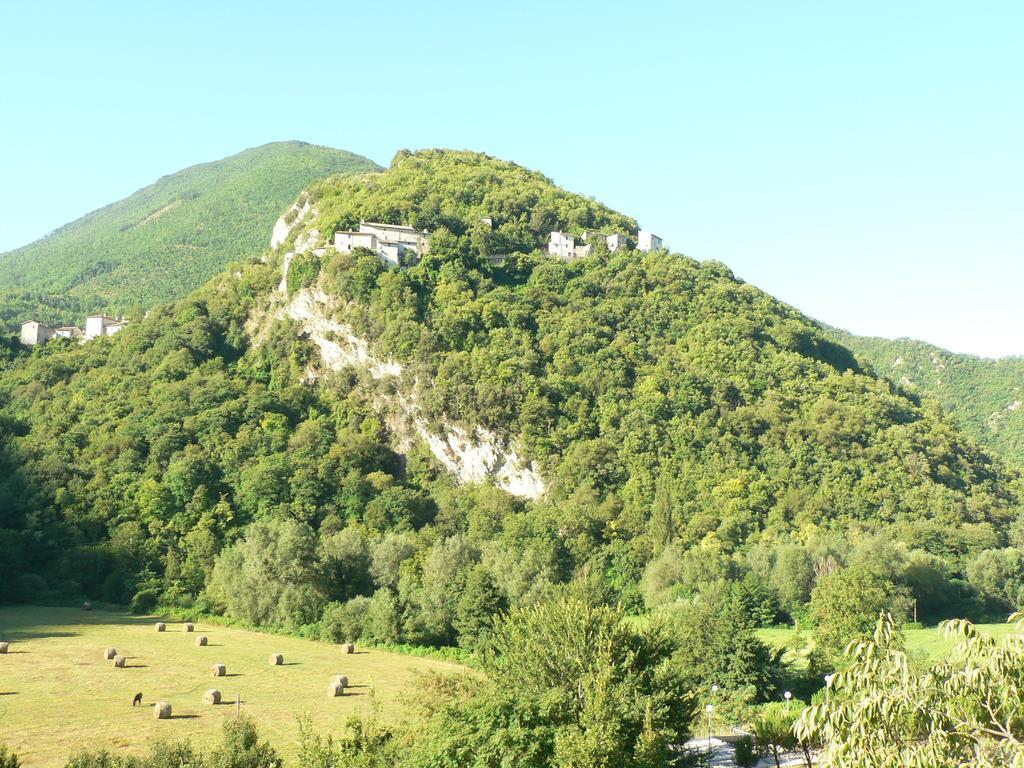 Villa Agriturismo Casale La Palombara Cerreto di Spoleto Exterior foto